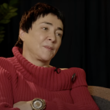 Поклонники не оценили стенания плачущей Лолиты: Собирайте бутылки!