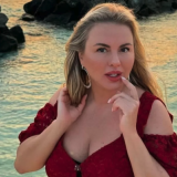 Женатый любовник нашел замену помолвочному кольцу в важный для Семенович день