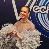 Изголодавшаяся по мужчинам Бузова раскорячилась перед смуглым красавцем 