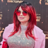 Тарзан предпочел семейному отдыху с Королевой приятный досуг с другими женщинами