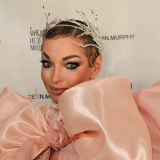 Волочкова боится отказа дочери от ее фамилии после свадьбы: Главный вопрос сейчас