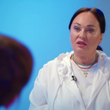 Покинувшая Россию Гузеева получила неожиданны удар: Бабушка на лавочке