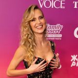 Не достигшая совершеннолетия дочь Глюкозы вернулась в 90-е и свалилась под капельницей