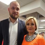 Живущая с молоденьким Буланова заговорила о разводе