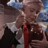 Тест: угадайте название кино и мультфильмов из СССР по кадру с любителями варенья