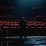 Насмехавшийся над россиянами артист остался без концертов и гражданства