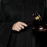 С вещами на выход: Верховный суд поставил жирную точку в деле Долиной