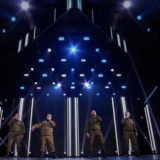 Пока одни просят миллионы: кто из российских звезд согласился выступить бесплатно 23 февраля