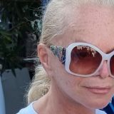 Опять связалась с мошенниками: Лариса Долина въехала в жилье с криминальным следом