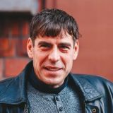 Раздраженный Дмитрий Дюжев едва не разбил камеру журналиста, но извинился